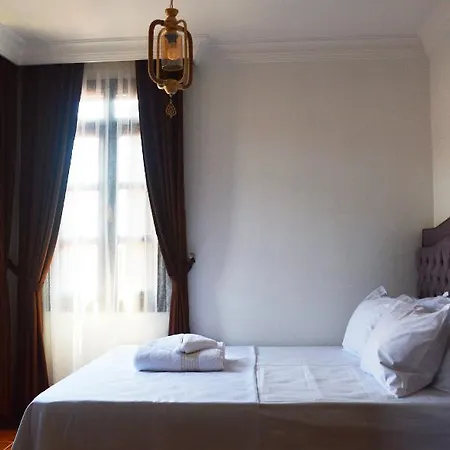 Hotel Cundahan *
