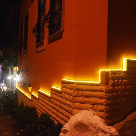 Hotel Cundahan *
